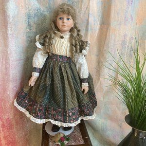 VTG π Thelma Resch "Goldilocks" is a 30" porcelain doll with teddy bear pendant